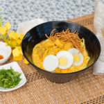 S10. Coconut Noodle Soup (Ohn Noe Kaut Swe) (Chicken/Tofu (v)/ Shrimp)