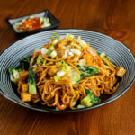L6. Fried Soba Noodle (Kaut Swe Kyaw) w/ Chicken/Pork/Tofu (V)